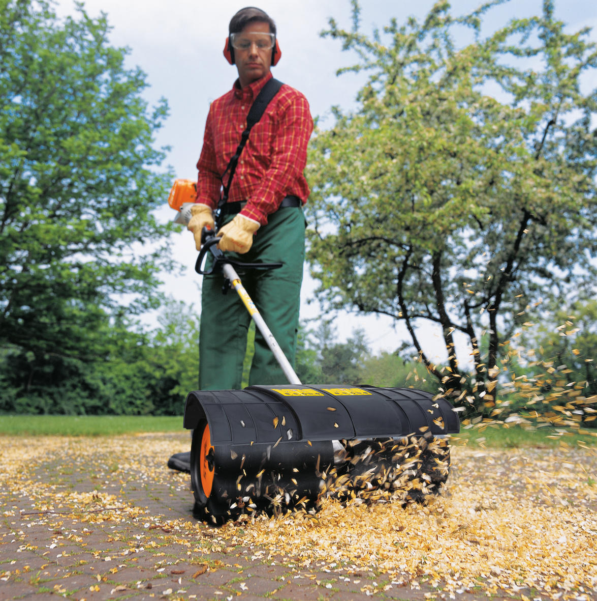 STIHL KombiWerkzeug KW-KM Kehrwalze