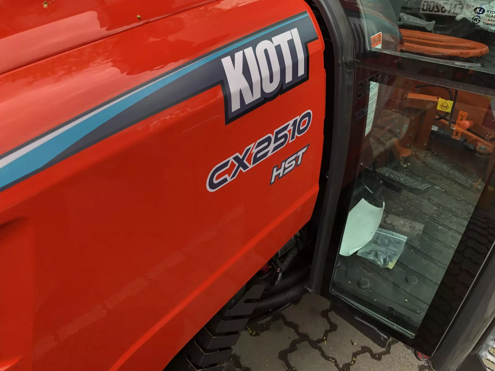 KIOTI Kommunaltraktor CX 2510 HST inkl. Winterausrüstung - gebraucht (Ulm)