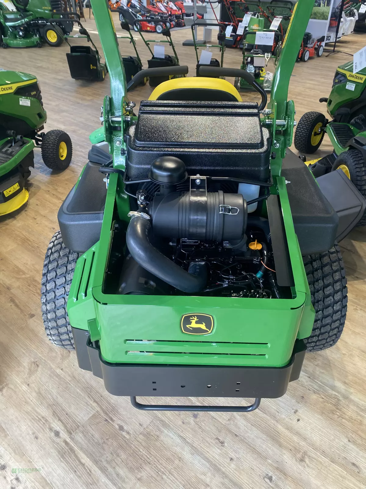 JOHN DEERE Rasentraktor Ztrak Z994R - Neumaschine (München)