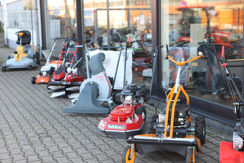 Endress-motorgeraete-gmbh-troisdorf-standort-stihl-werkstatt-gartentechnik-12 Niederlassung Troisdorf Köln mit Verkaufsraum aussen tielbürger