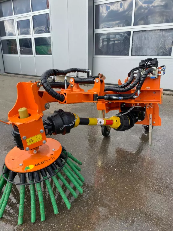 ECOTECH Traktoranbaugerät Wildkrautbürste WKG-7 - Neumaschine (Ravensburg)