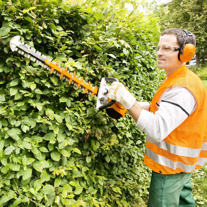 STIHL Benzin-Heckenschere HS 56 C-E / 60 cm