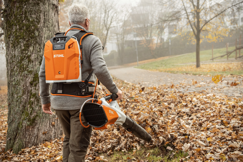 STIHL Akku-Blasgerät BGA 200 inkl. Komfort-Tragsystem