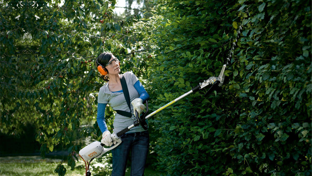 STIHL Elektro-Heckenschneider HLE 71 K / 50 cm, 125°