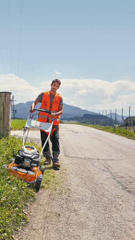 STIHL Benzin-Rasenmäher RM 4 RTP