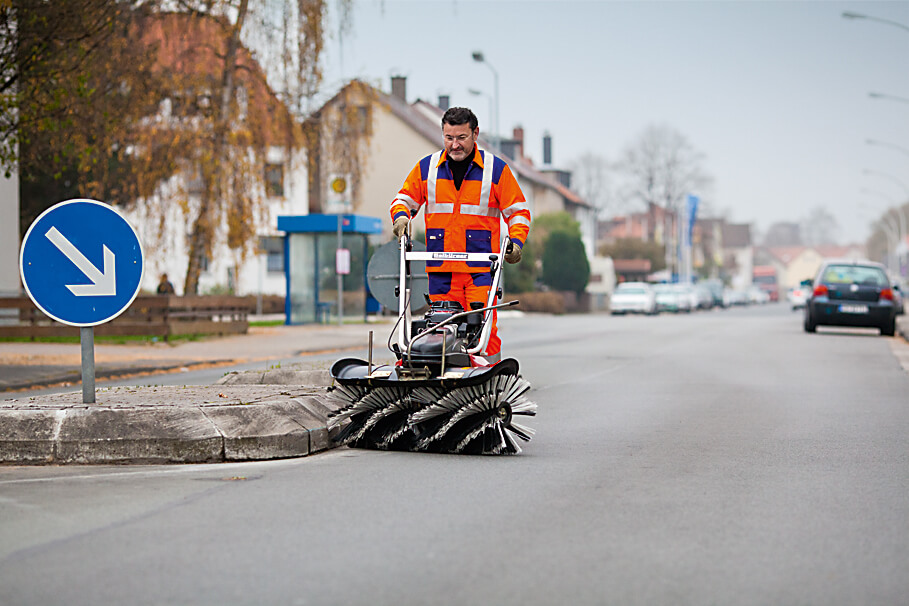 Tielbürger Benzin-Kehrmaschine tk58 professional